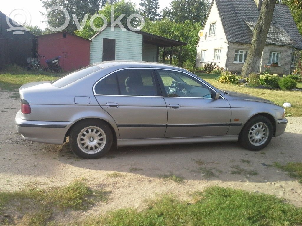 5 E39 Series 5  8352013