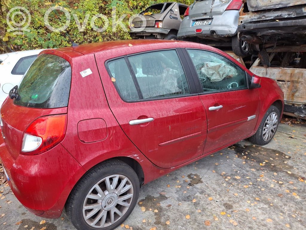 Clio III Clio  8200789222