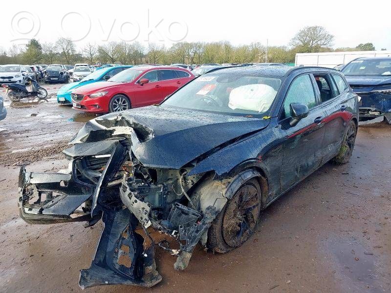 V60 V60, V60 Cross Country  32279412