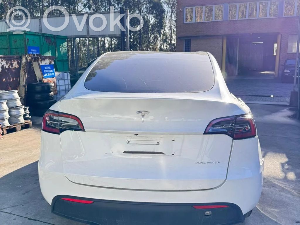 Model Y Tesla Model Y
