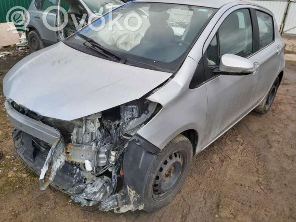 Yaris Yaris  8946552740