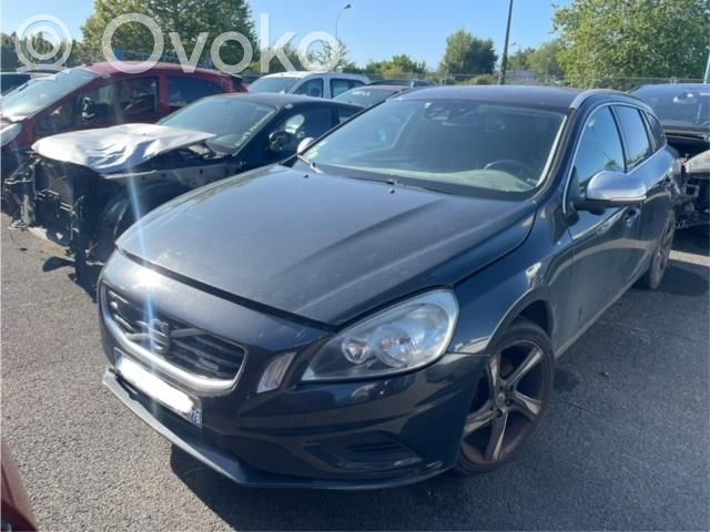 V60 V60, V60 Cross Country  31424604