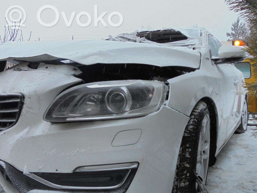 V60 V60, V60 Cross Country  30774570