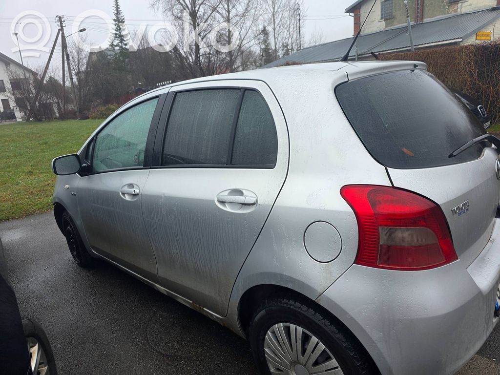 Yaris Yaris  847200D010