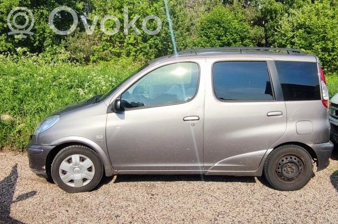 Yaris Verso Yaris Verso  4851052122