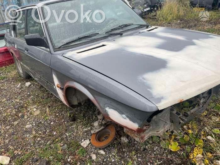 5 E28 Series 5  11529903231