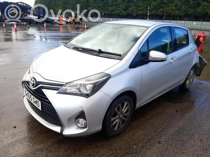 Yaris Yaris  8946552740