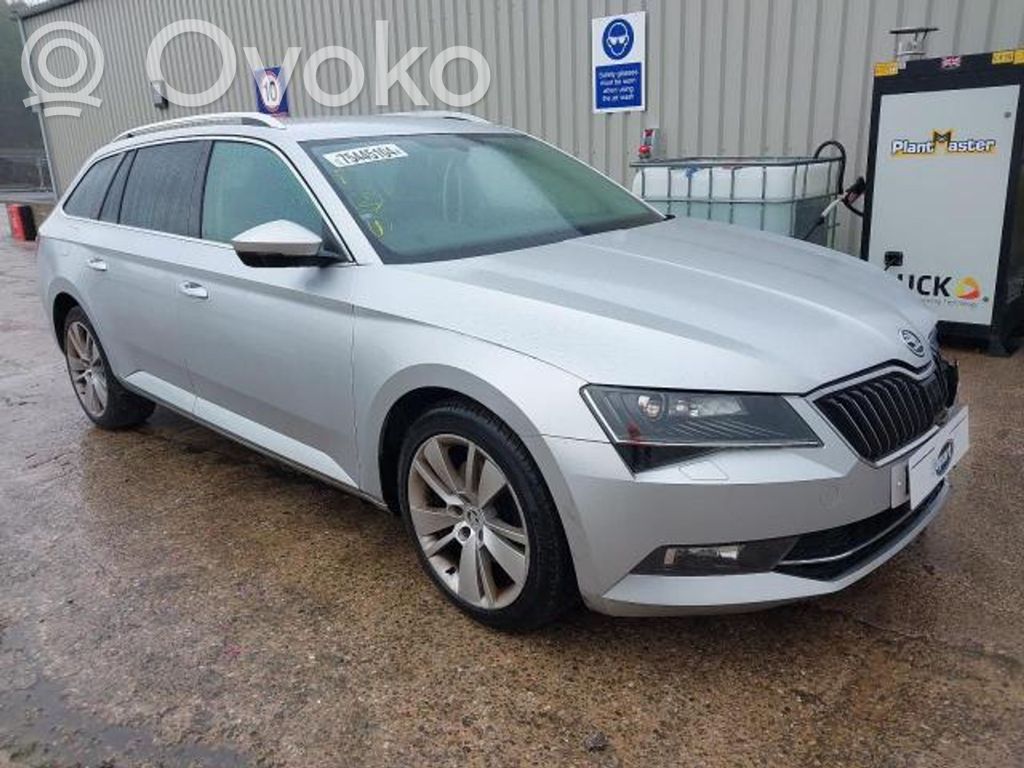 Superb B8 (3V) Superb  3V0919201