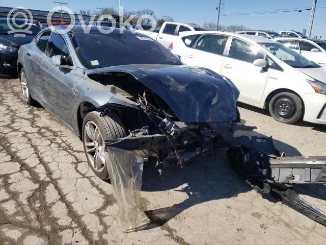 Model S Tesla Model S  101090600D