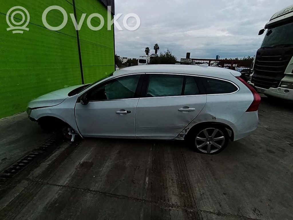 V60 V60, V60 Cross Country  SINREFVISIBLE