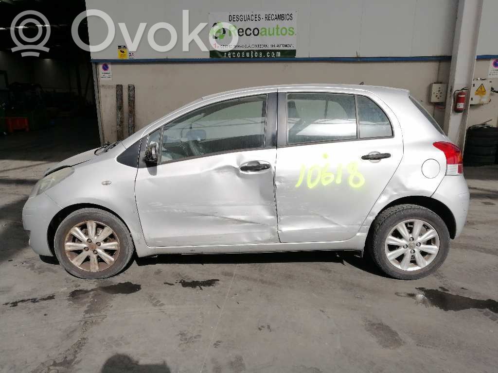 Yaris Yaris  894650D130