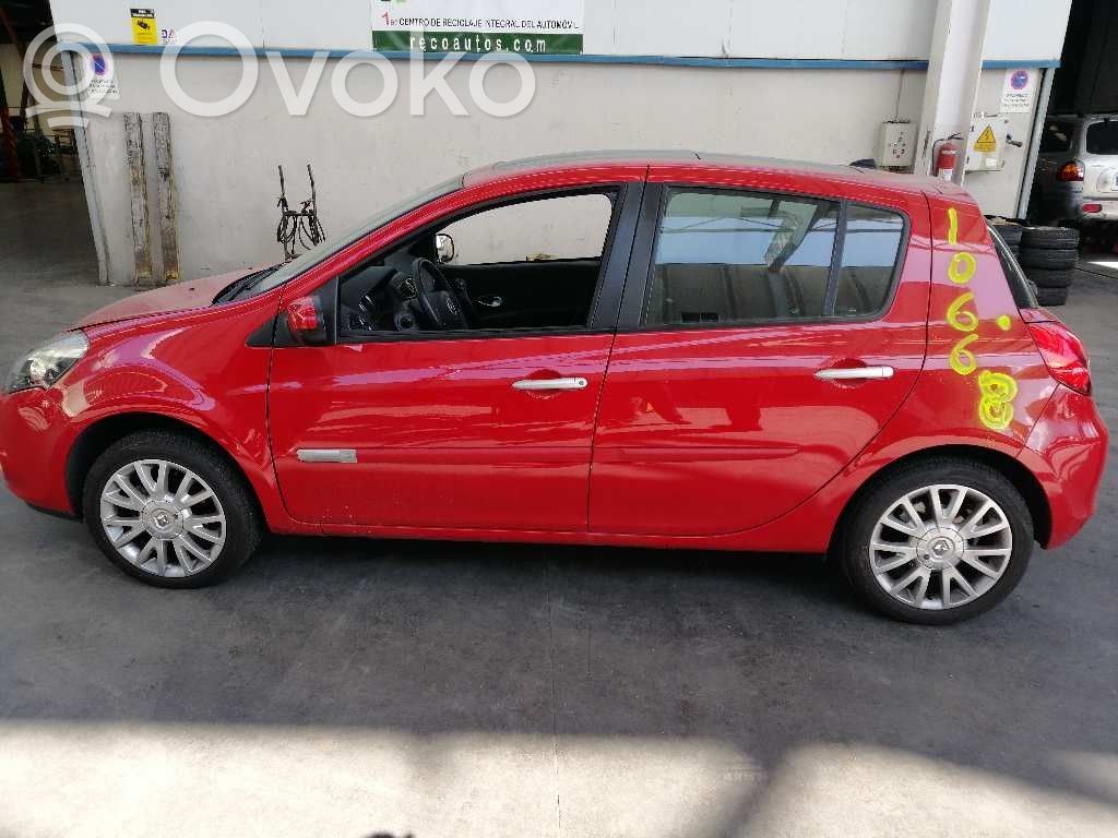 Clio III Clio  8200437489