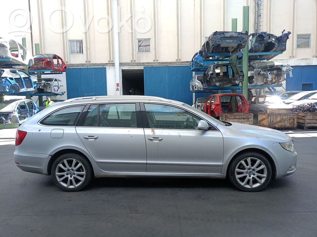 Superb B6 (3T) Superb  3T0837402B