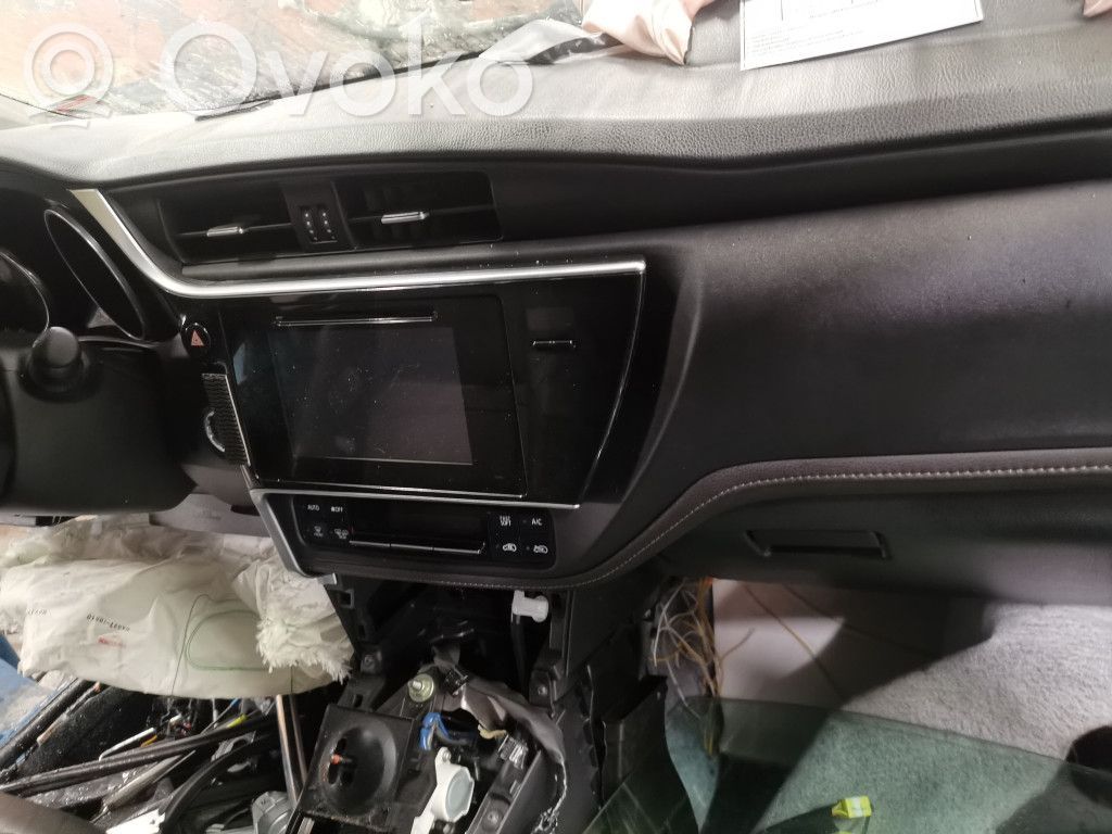 Auris E180 Auris  040652