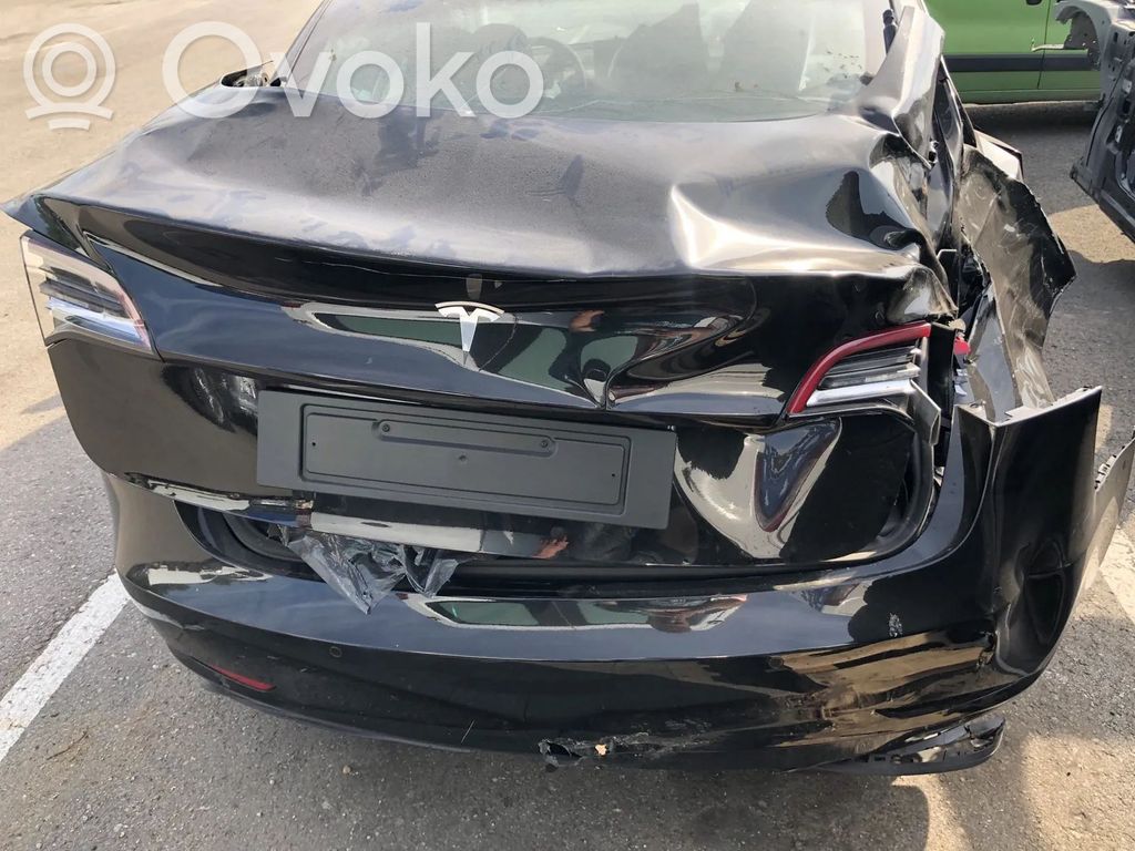 Model 3 Tesla Model 3  106797100D