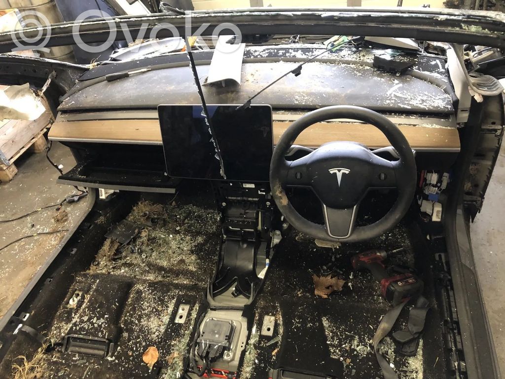Model 3 Tesla Model 3  152383600A