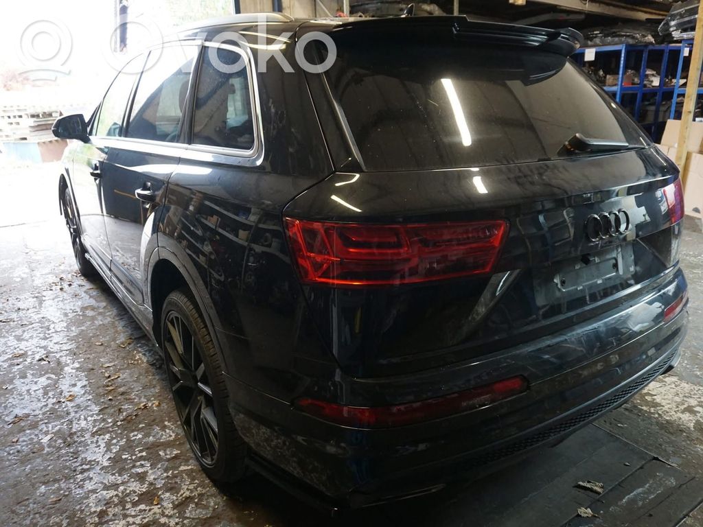Q7 4M Q7  CZZ