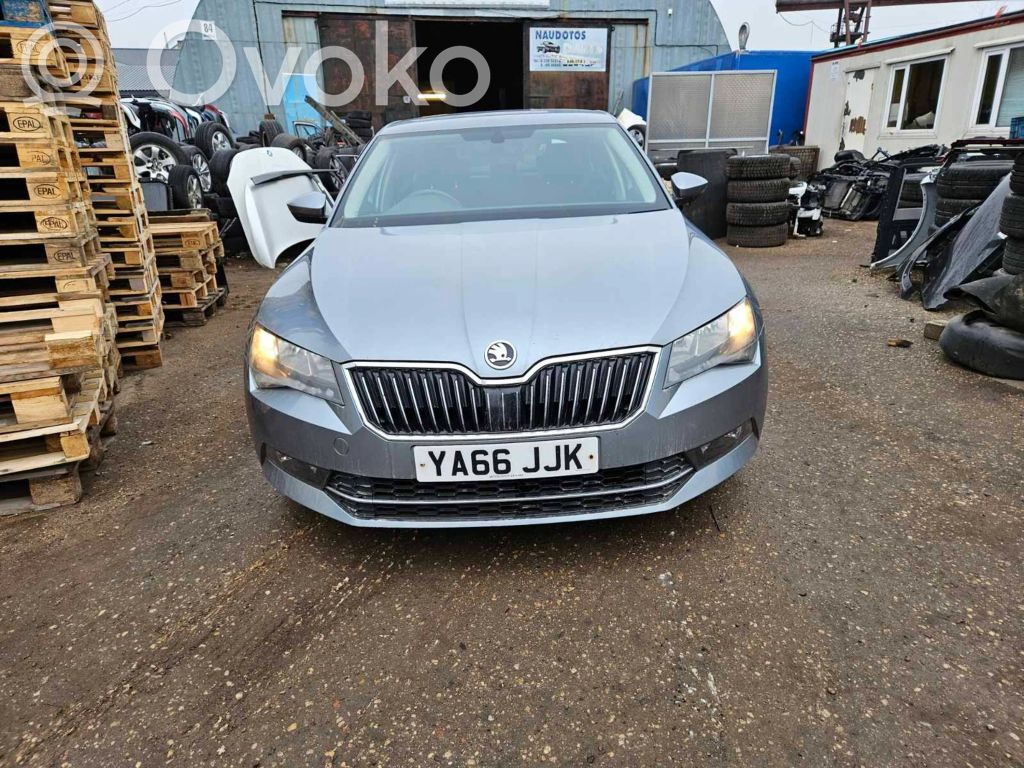 Superb B8 (3V) Superb  3V0907451