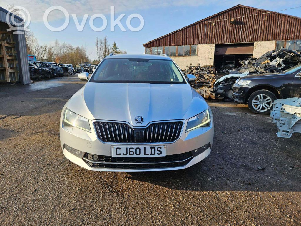 Superb B8 (3V) Superb  8V0827507B