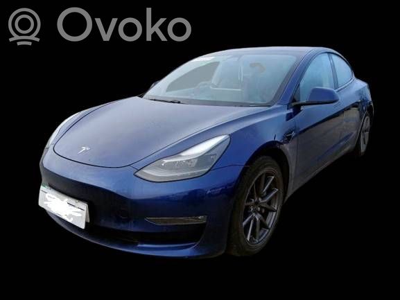 Model 3 Tesla Model 3  100715170E