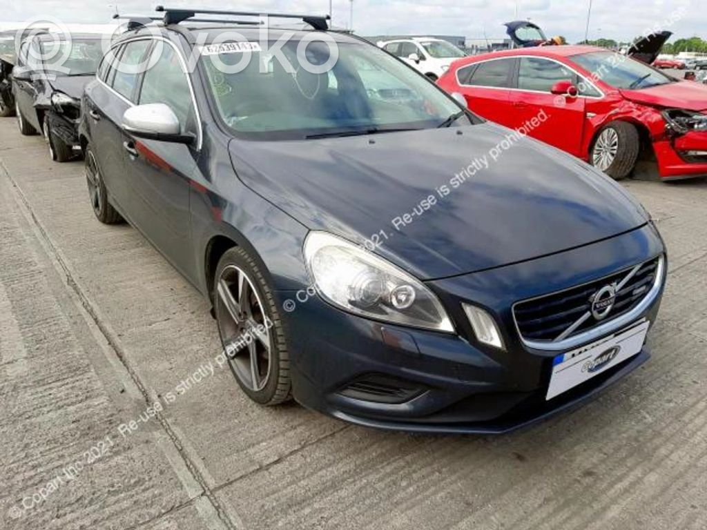 V60 V60, V60 Cross Country  30739432