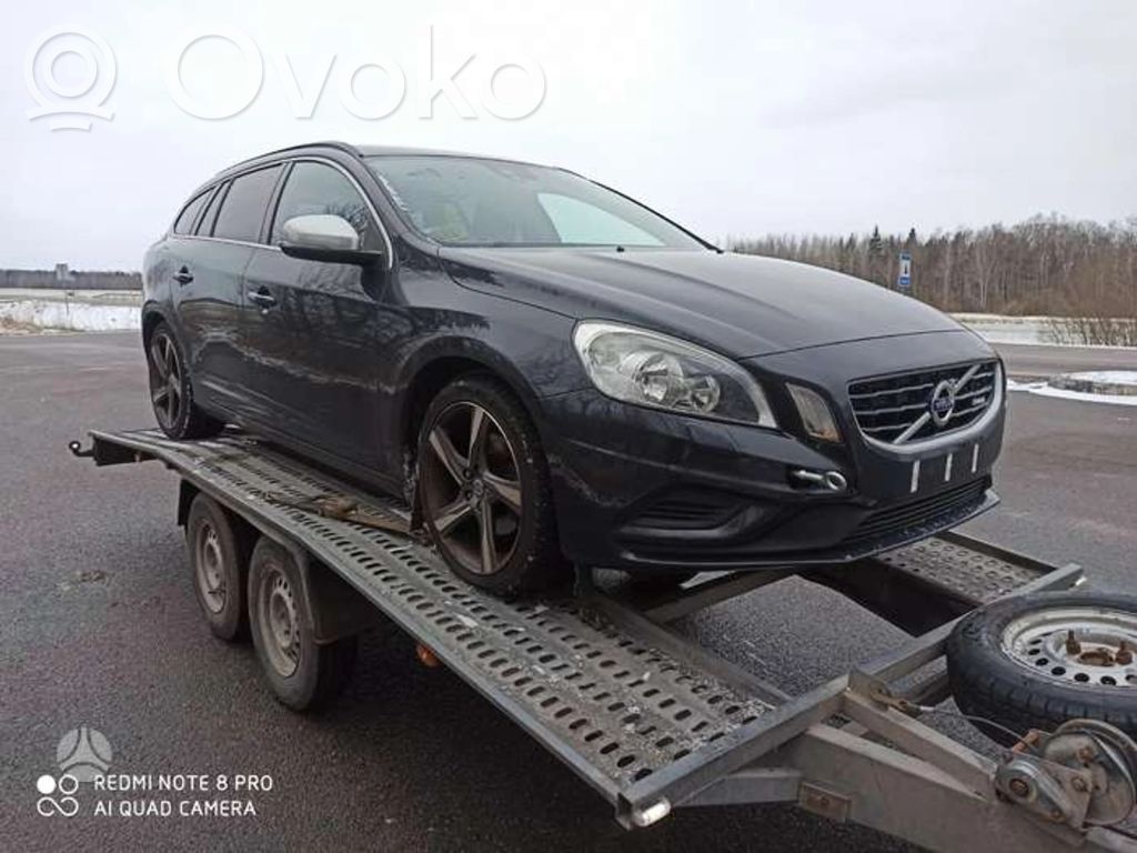 V60 V60, V60 Cross Country  31327902