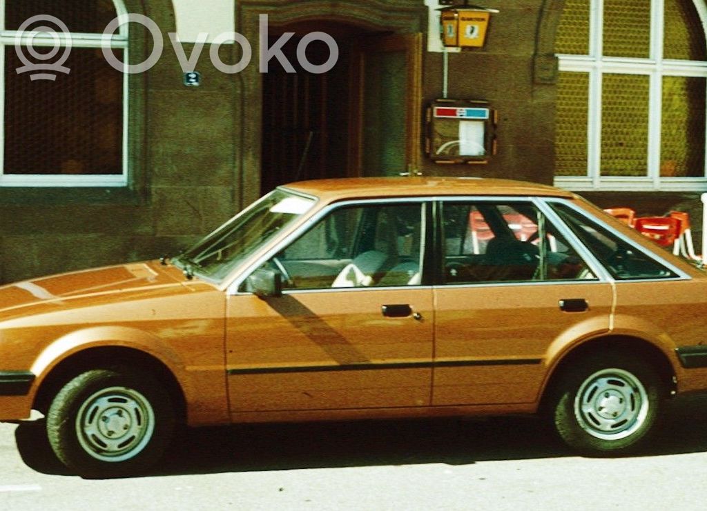Escort Escort  6068106
