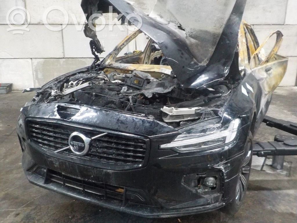 V60 V60, V60 Cross Country  31445951