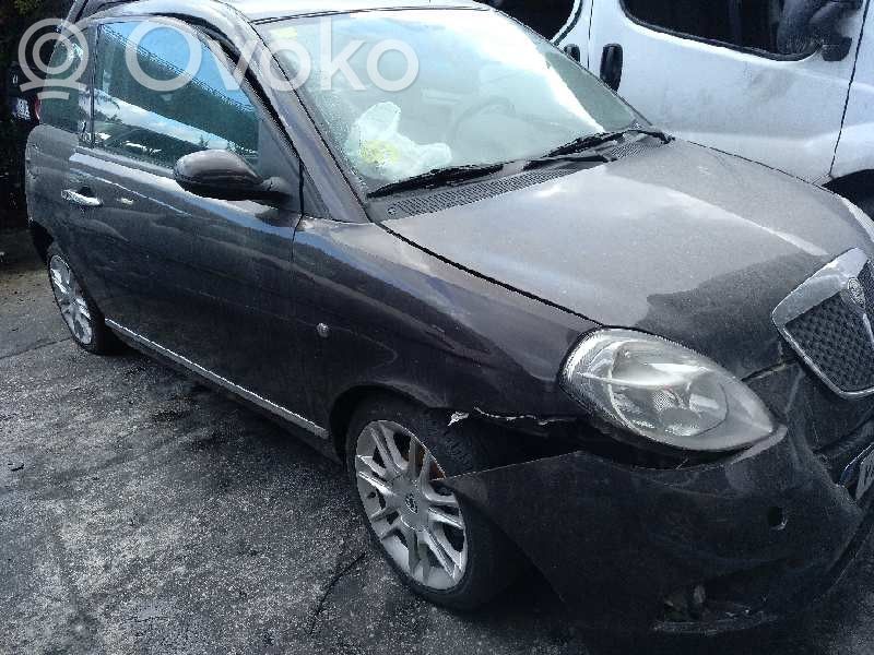 Ypsilon Ypsilon  77363262
