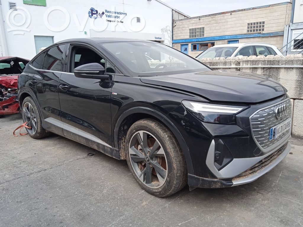 Q4 Sportback e-tron Q4 e-tron  1EA955448B