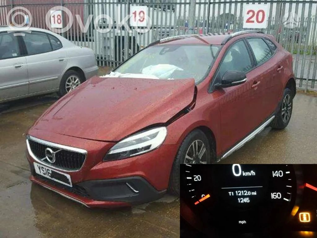 V40 Cross country V40 Cross Country  31336771