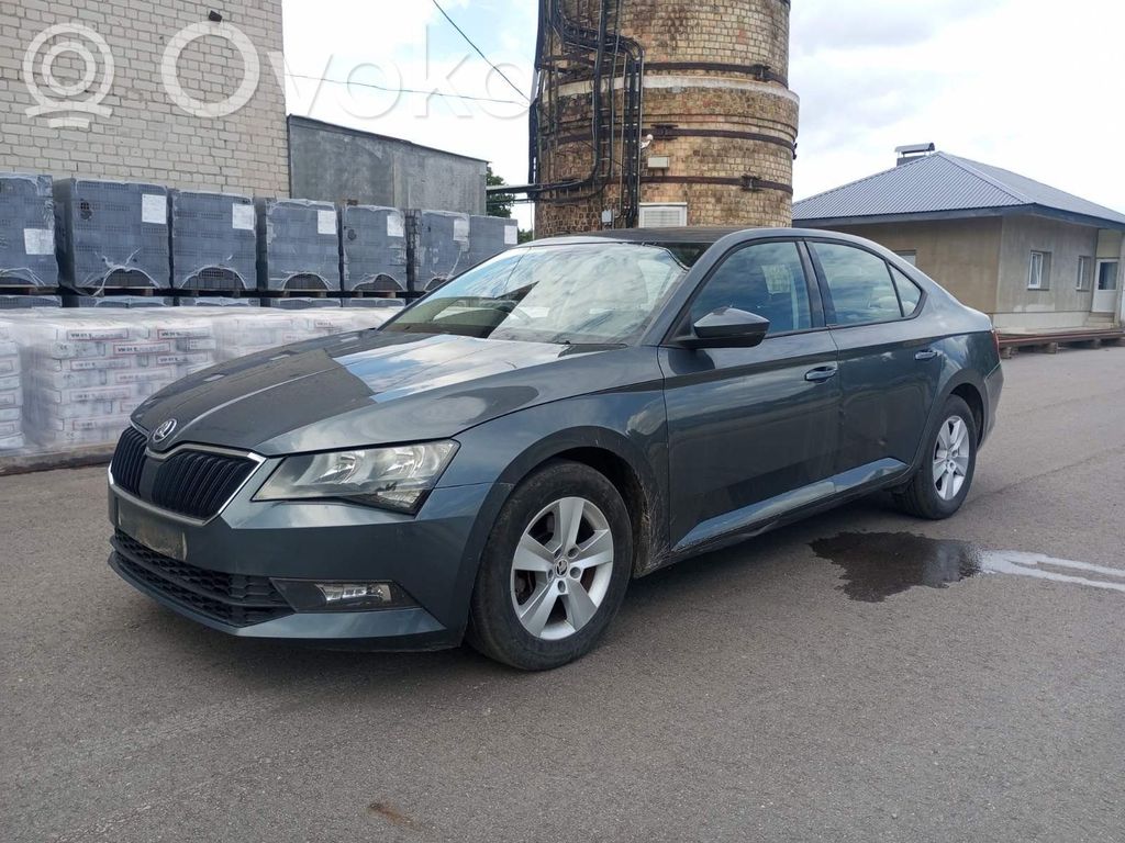 Superb B8 (3V) Superb  5Q0909144S