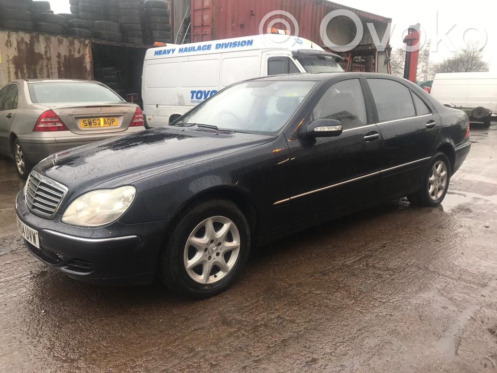 Mercedes-Benz S W220