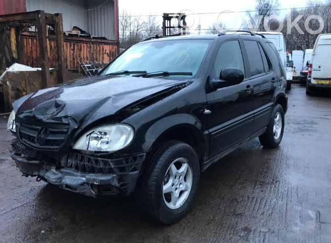 Mercedes-Benz ML W163