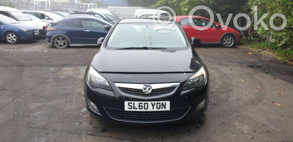 Opel Astra J