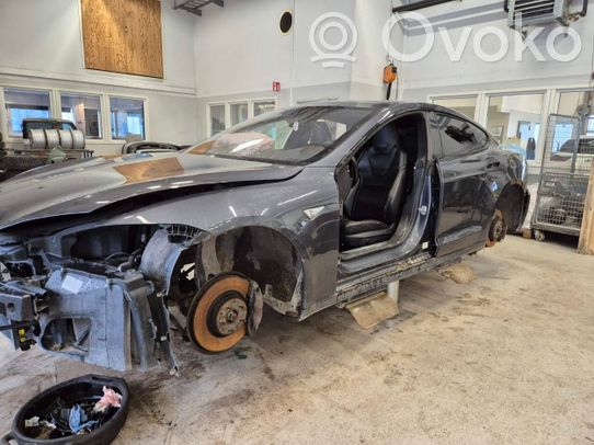 Model S Tesla Model S  27535R20