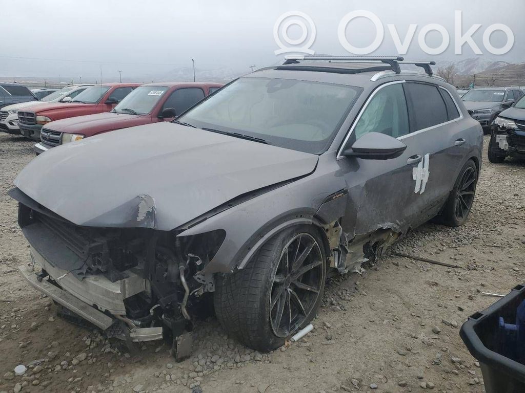 e-tron e-tron  4KE399313B