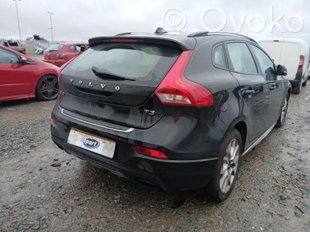 V40 Cross country V40 Cross Country  31677021