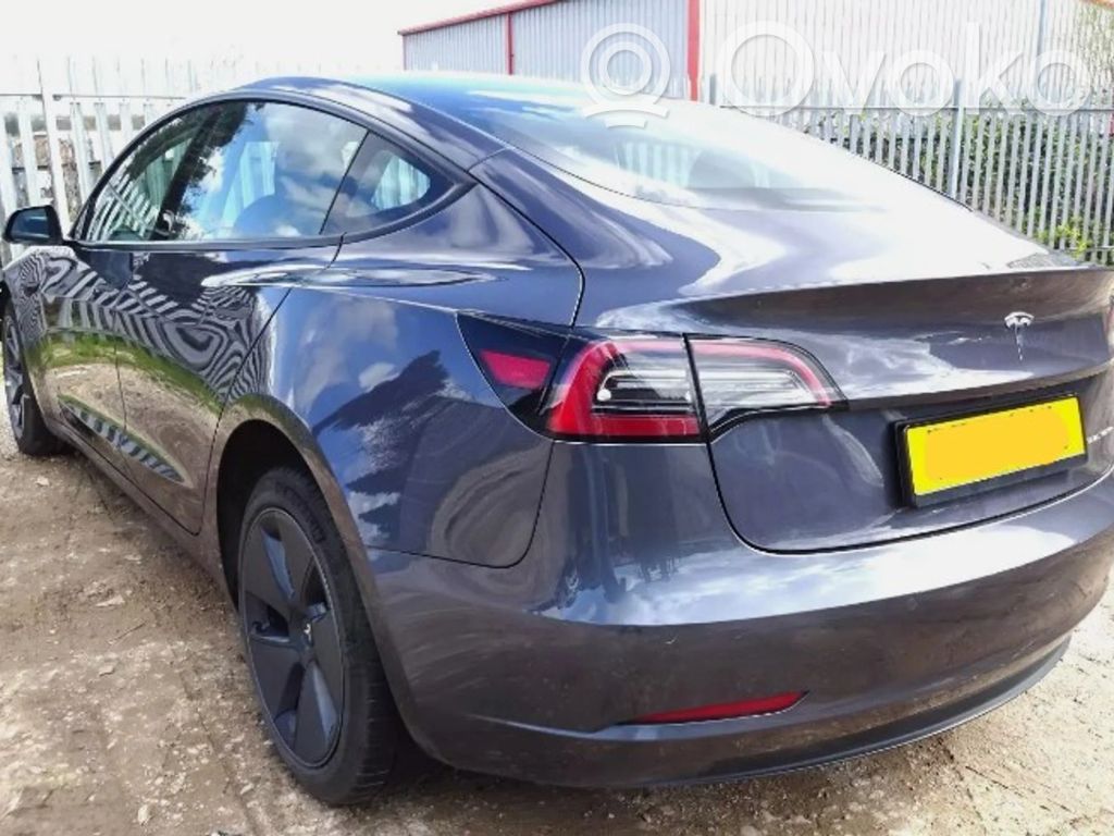 Model 3 Tesla Model 3  104487600A