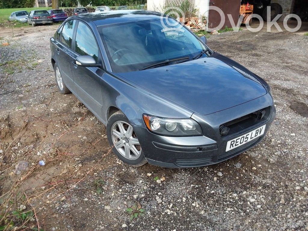 S40 S40, V40