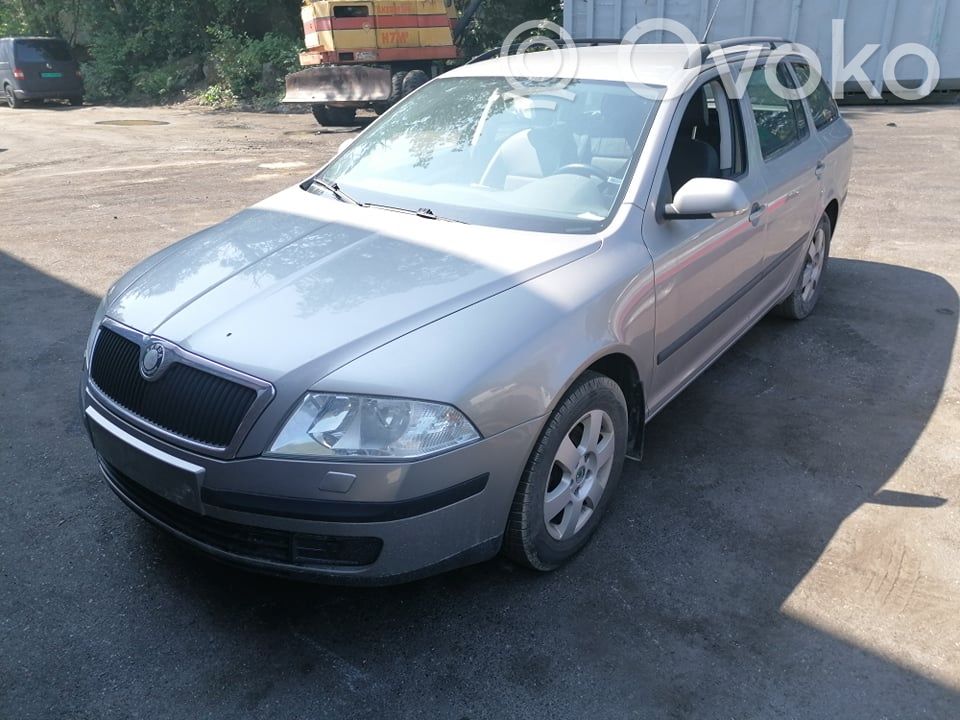 Octavia Mk2 (1Z) Octavia  1Z0927134B