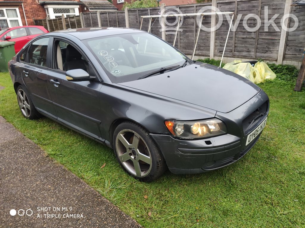S40 S40, V40