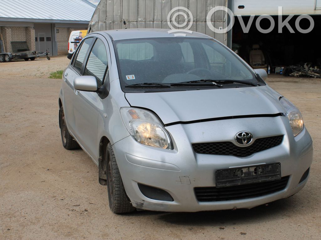 Yaris Yaris  7P2610
