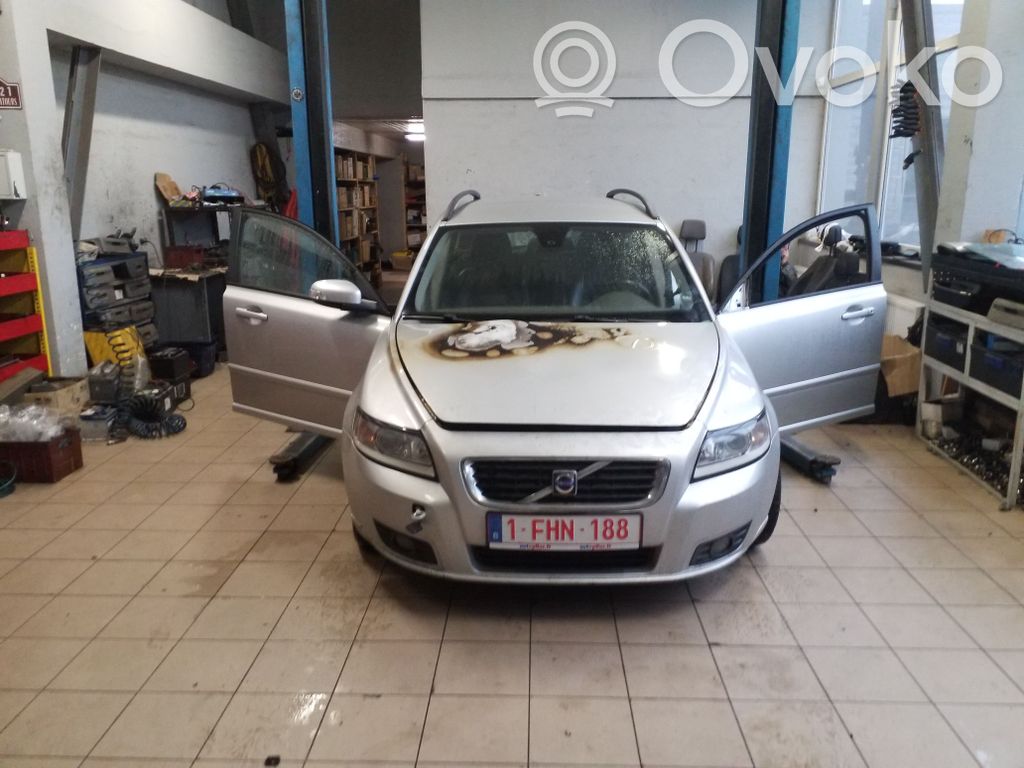 V50 V50  8653658