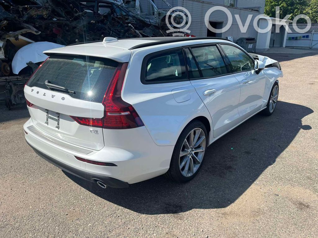 V60 V60, V60 Cross Country  31439481