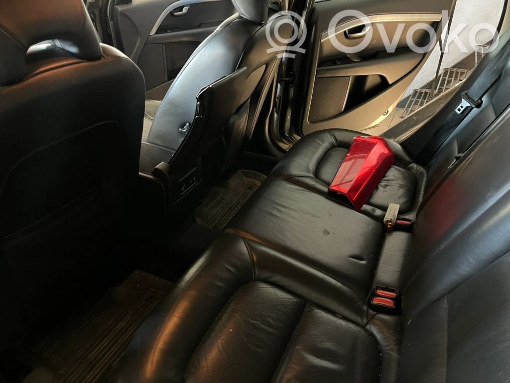V70 S70, V70, V70 XC  8648852