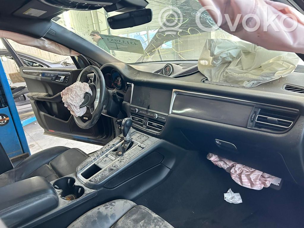 Macan (95B) Macan  06M907309J