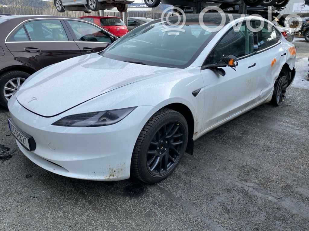 Model 3 Tesla Model 3  176181000C