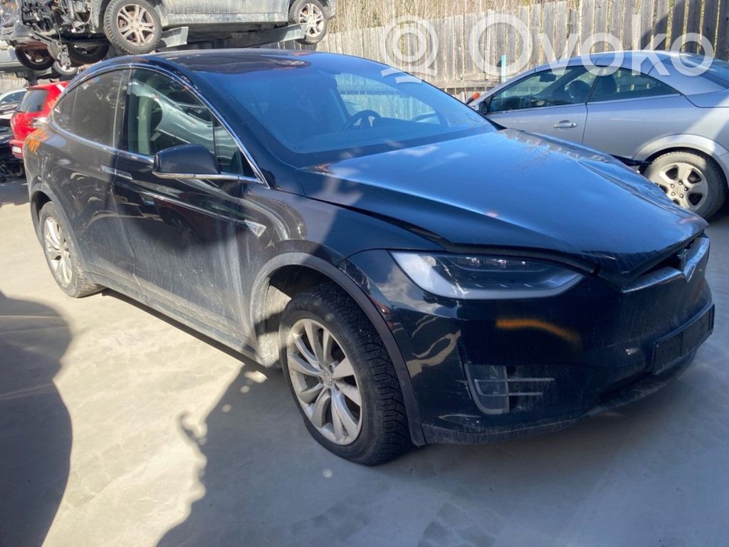 Model X Tesla Model X  102764400A