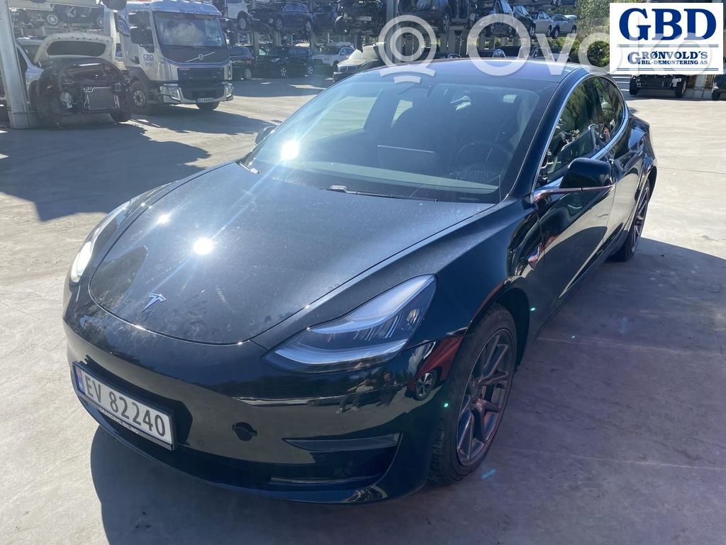 Model 3 Tesla Model 3  1483112S1E